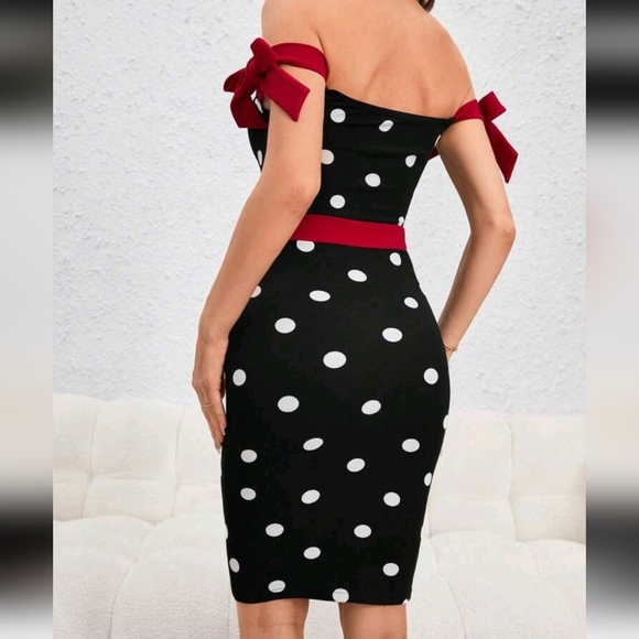 Polka Dot Print Off Shoulder Knot Detail Bodycon Dress - Picture 3 of 5
